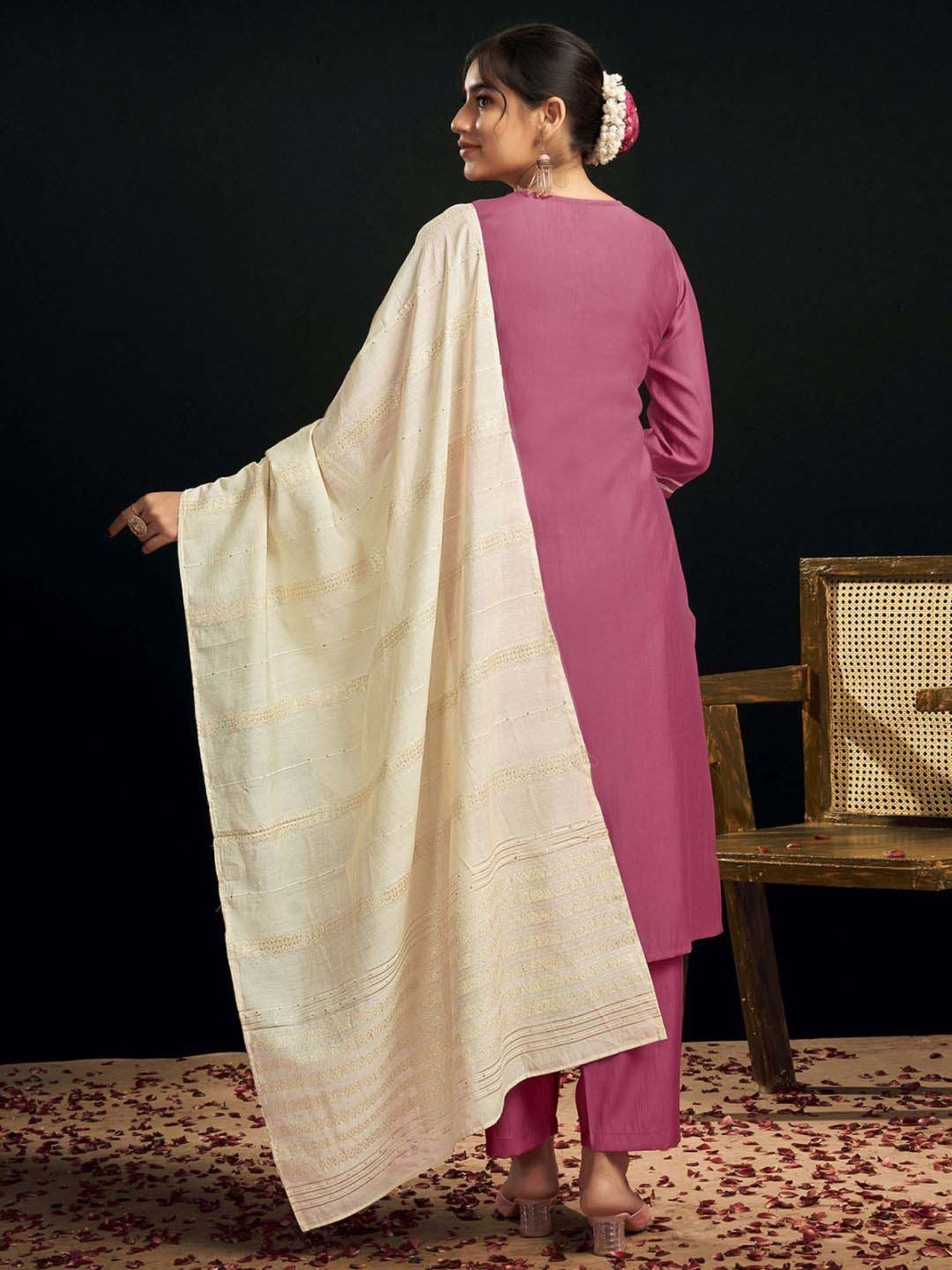 Skylee Pink Embroidered Kurta Pant Set With Dupatta