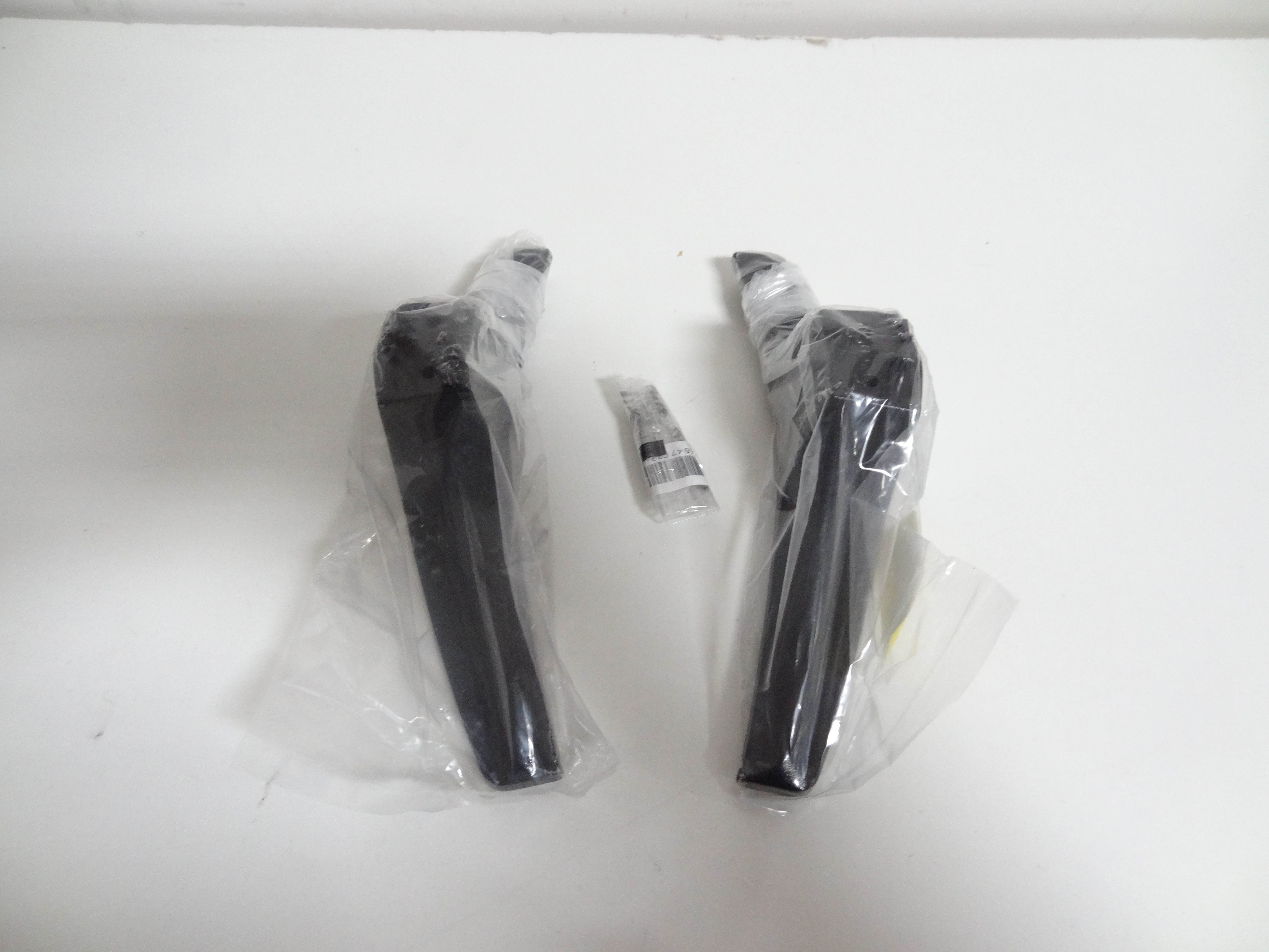 Insignia NS-32DF310NA19 NS-32DF310CA19 Stand Legs W/Screws-NEW(P34T3322AD)