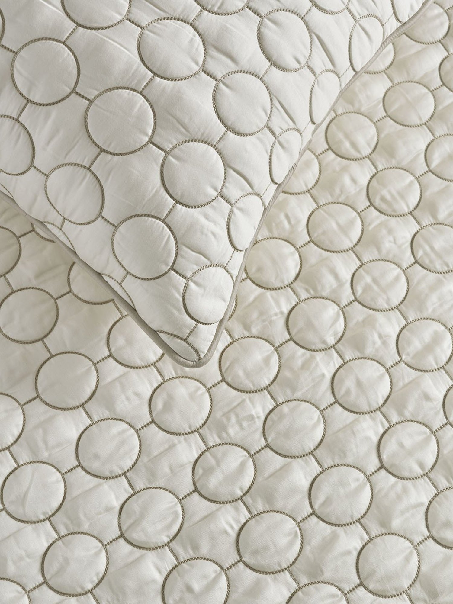 DDECOR Live beautiful Quilted Modernity Snow 210 TC Cotton Comforters - Set of 3