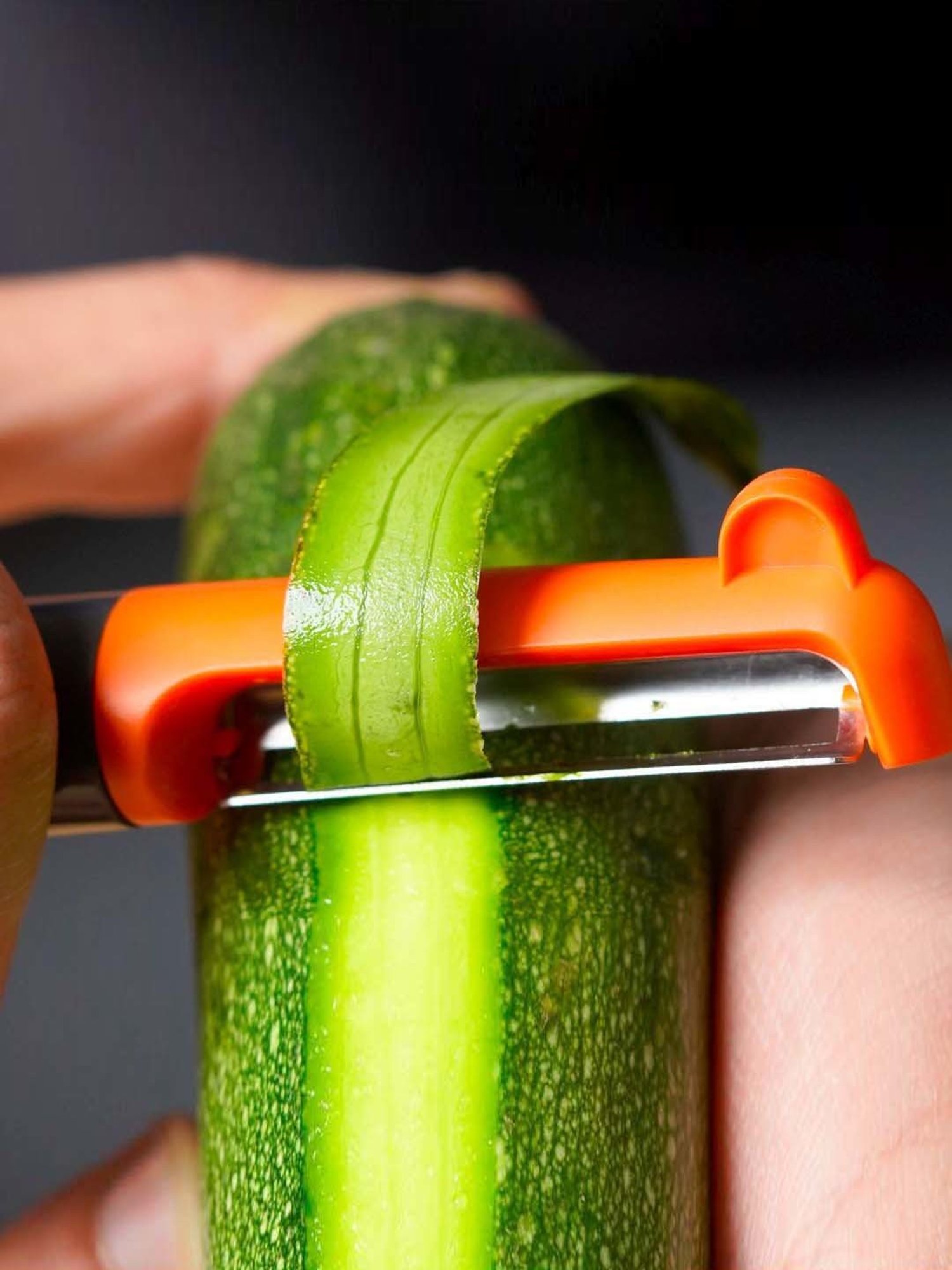 Dreamfarm Red Medium Self Sharpening Vegetable Peeler