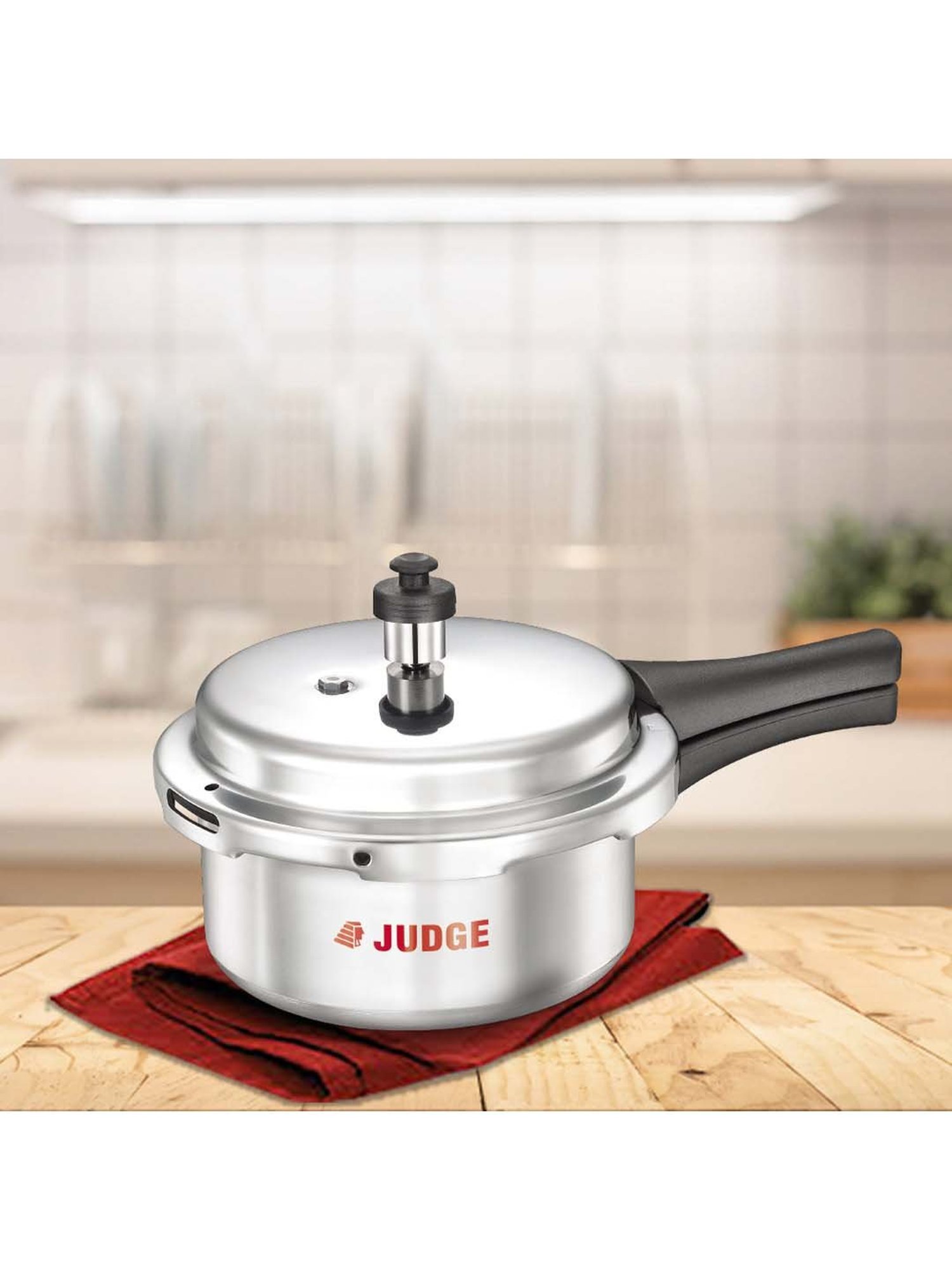 JUDGE Silver Aluminium 22 cm Non-Induction Base Outer Lid Pressure Cooker (2 L) - Set of 1