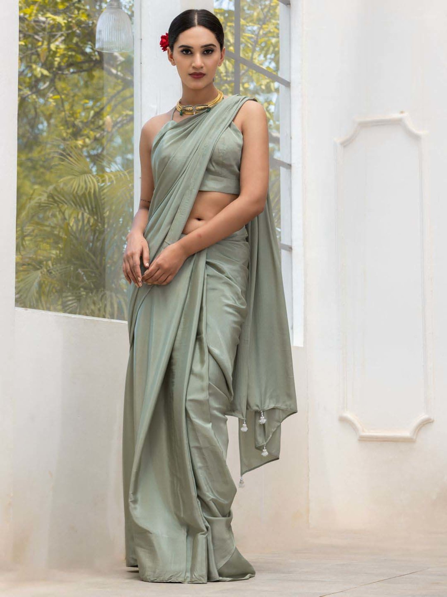 Swtantra Grey Saree With Unstitched Blouse