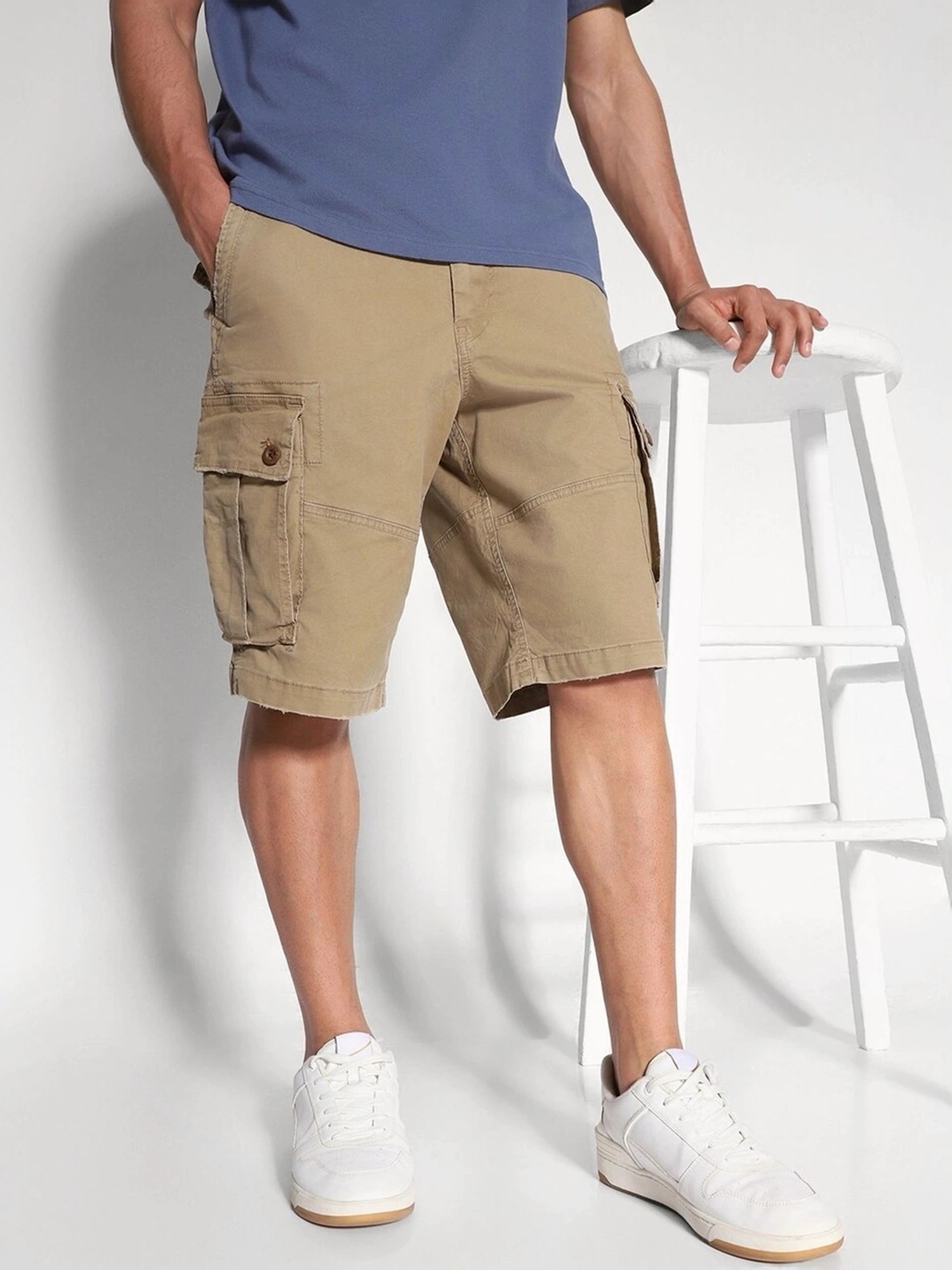 American Eagle Khaki Cotton Regular Fit Cargo Shorts