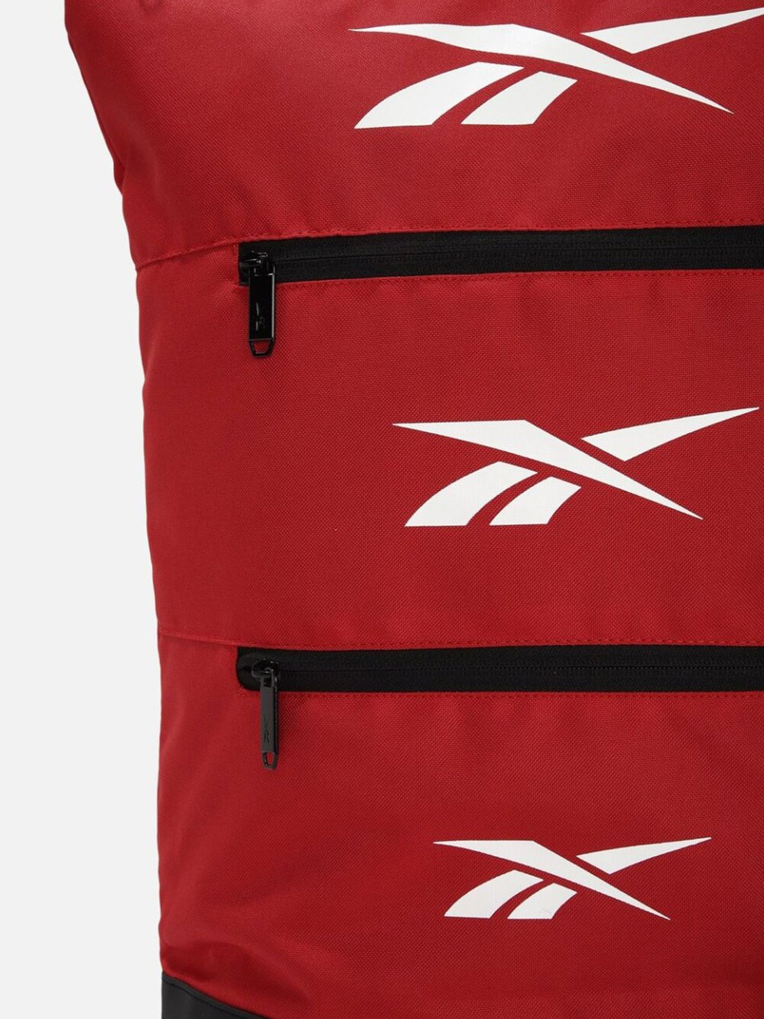 CAT 20 Ltrs Multicolor Camo Backpack