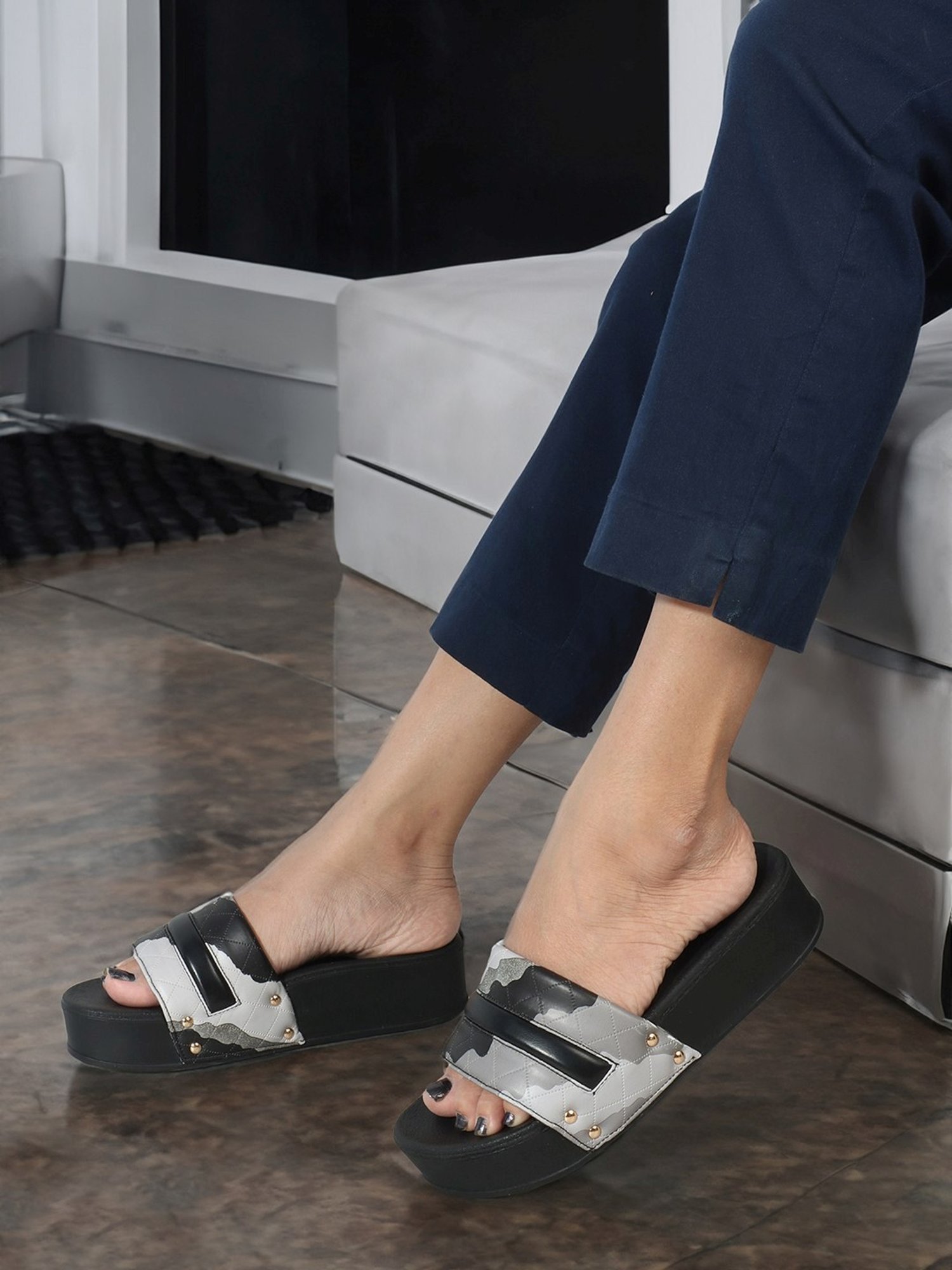 Elle Women's Black Casual Sandals