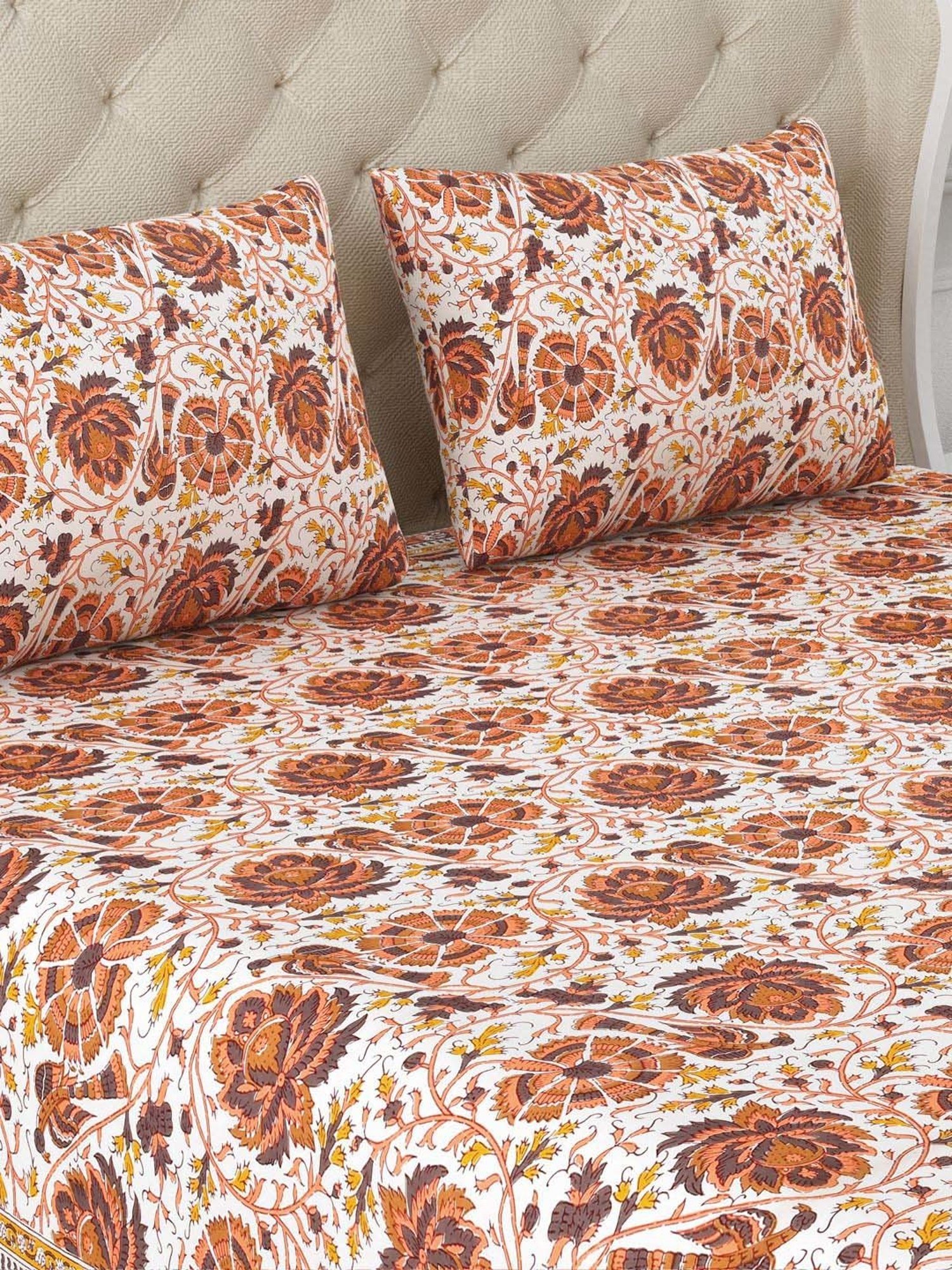 Aapno Rajasthan Rajwada Rosewood Orange & White Cotton 140 GSM Double Bedsheet With 2 Pillow Cover